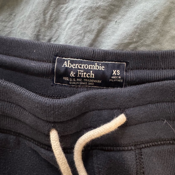 Abercrombie sweatpants - Picture 3 of 4